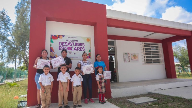 Entrega DIF Tamaulipas más de 100 mil dotaciones navideñas de desayunos escolares