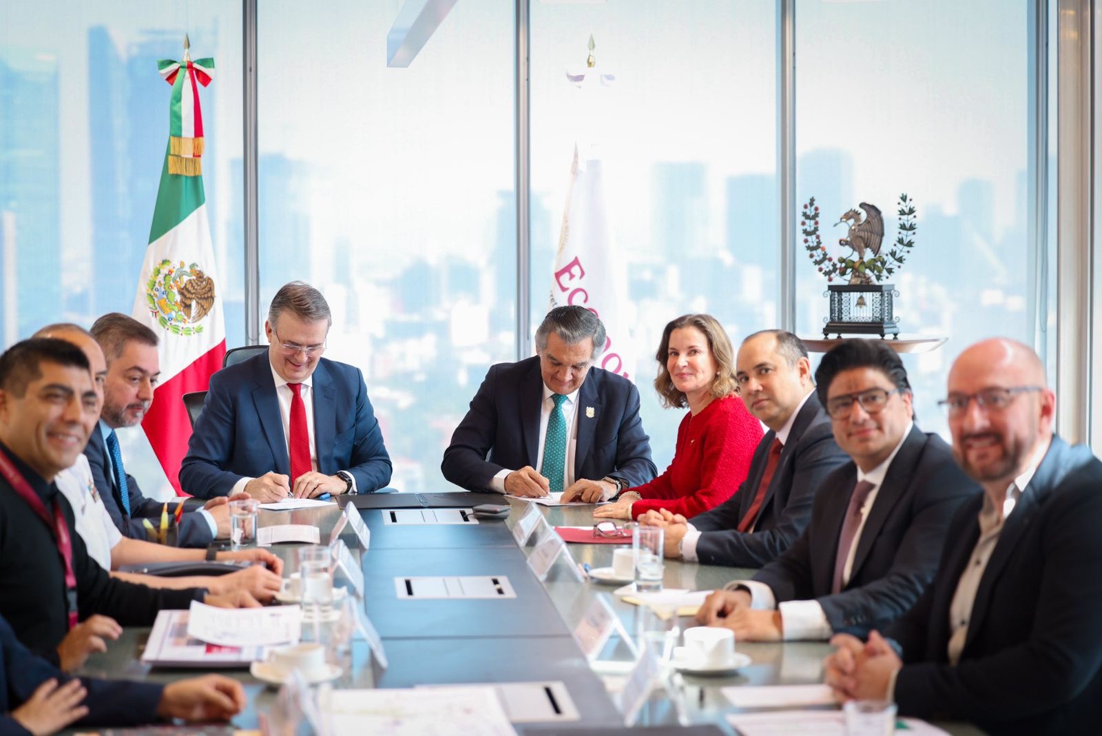 Firma Américo convenio con secretario de Economía para impulsar Polo de Desarrollo para el Bienestar en Altamira