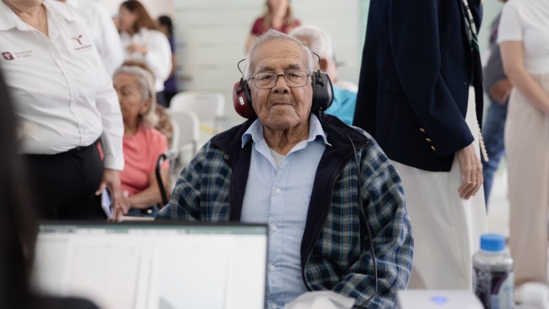 Entregan DIF Tamaulipas y Secretaría de Salud 420 auxiliares auditivos a población de 13 municipios